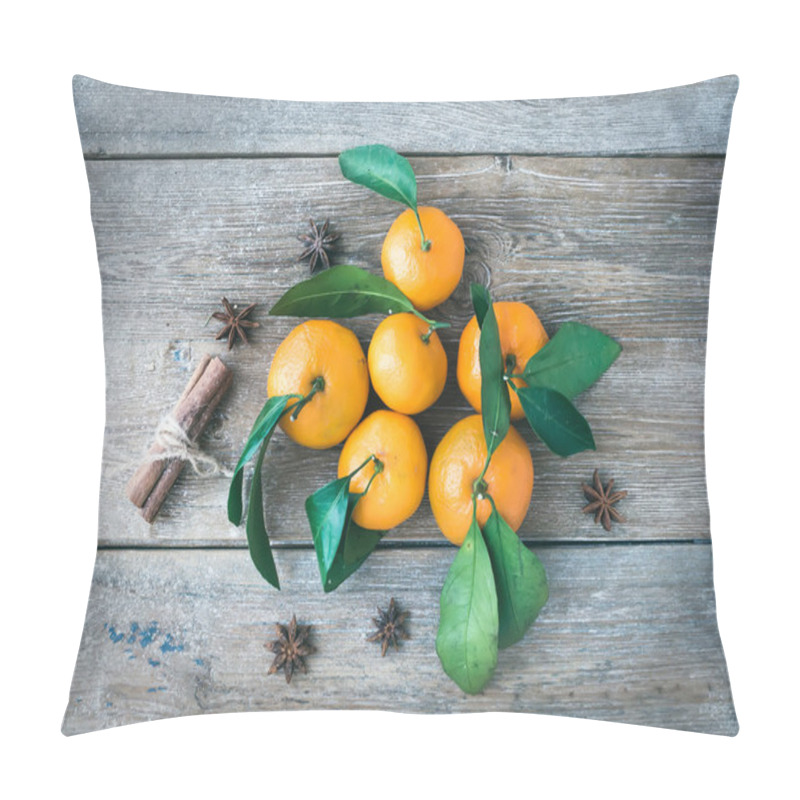 Personality  Fresh mandarins with cinnamon sticks pillow covers