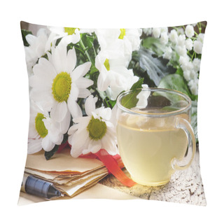 Personality  Herbal Tea, A Bouquet Of Daisies Pillow Covers