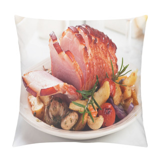 Personality  Roasted Ham With Vegetables Pillow Covers