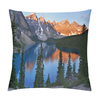 Personality  Moraine Lake Canada Pillow Covers