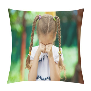 Personality  Little Girl With Pigtails Crying Pillow Covers