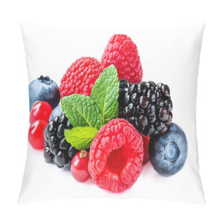 Personality  Mix Berries With Leaf. Various Fresh  Berries Isolated On White Background.  Raspberry, Blueberry,  Cranberry, Blackberry And Mint Leaves Pillow Covers