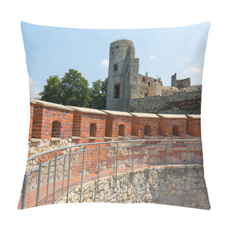 Personality  Rudno, Poland -  July 21, 2018: Ruins Of 15th Century Medieval Castle, Tenczyn Castle, Polish Jura, Near From Krakow Pillow Covers