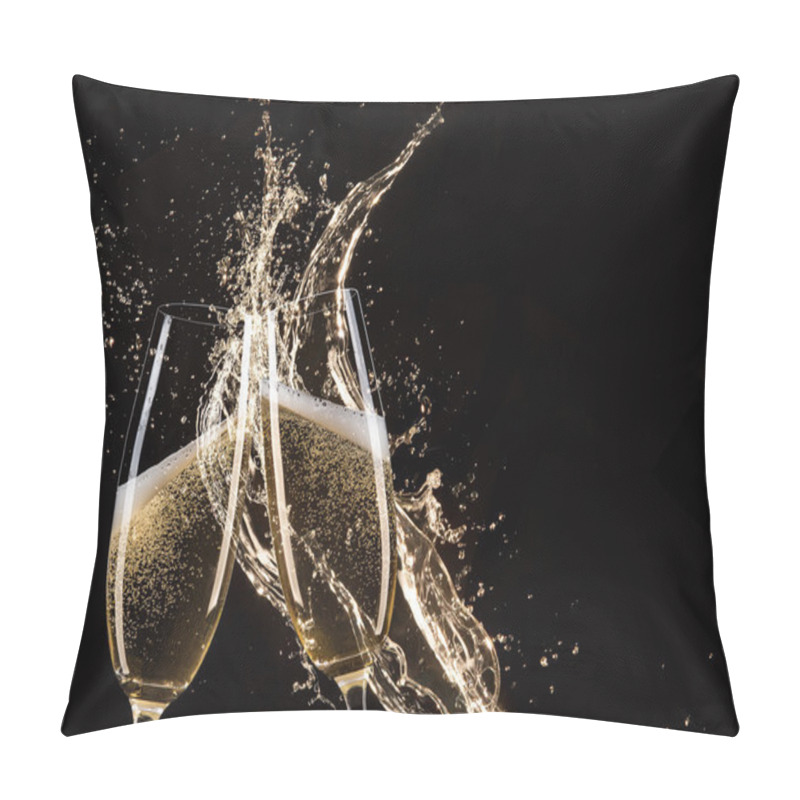 Personality  Glasses of champagne with splash pillow covers