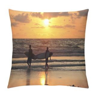 Personality  Surfers On Sunset Pillow Covers
