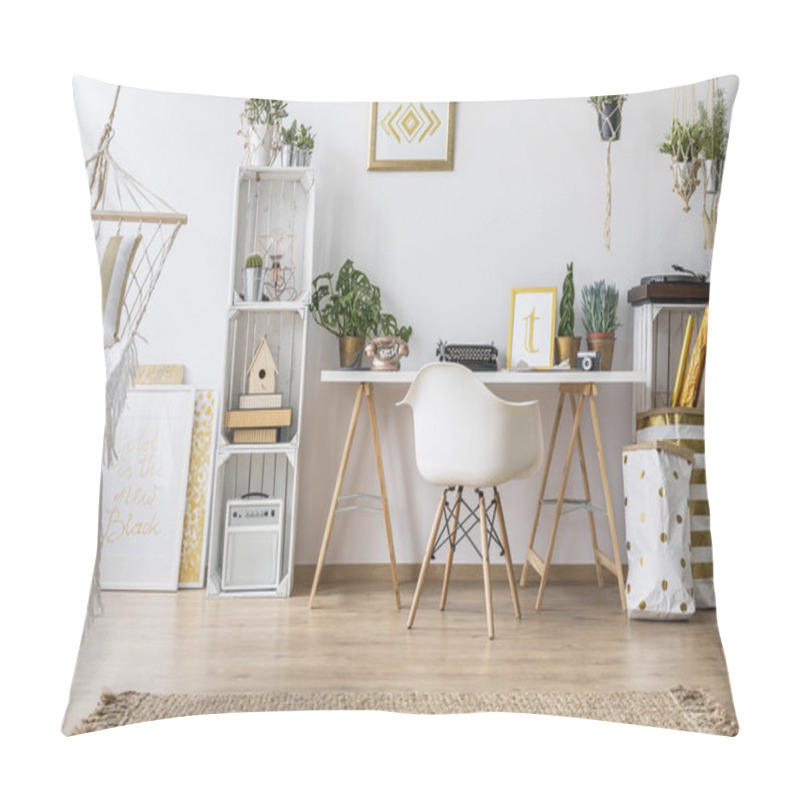 Personality  Flat with desk and chair pillow covers