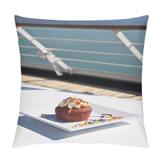 Personality  Alaska - Dessert On The Deck Pillow Covers
