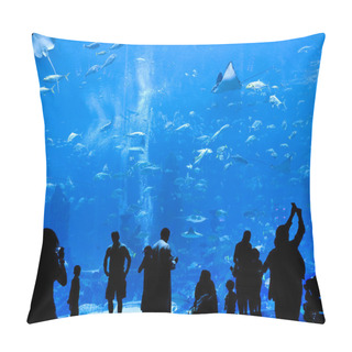 Personality  Silhouettes Of Against A Big Aquarium Pillow Covers