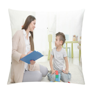 Personality  Young Child Psychologist Working With Little Boy Pillow Covers