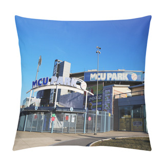 Personality  MCU Ballpark A Minor League Baseball Stadium In The Coney Island Section Of Brooklyn, The Home Team Is The New York Mets - Affiliated Brooklyn Cyclones Pillow Covers