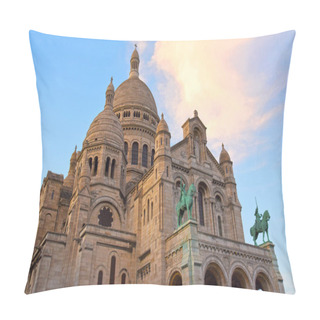 Personality  Sacre Coeur Cathedral On Montmartre Hill, Paris, France. Pillow Covers