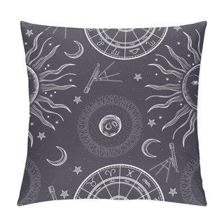 Personality  Seamless Pattern. The Face Of The Sun And Moon. Retro Illustration. Pillow Covers
