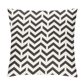 Personality  Vector Seamless Black And White Chevron ZigZag Lines Geometric Pattern Pillow Covers