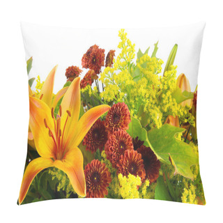 Personality  Detail Of A Bunch Of Autumn Flowers Pillow Covers