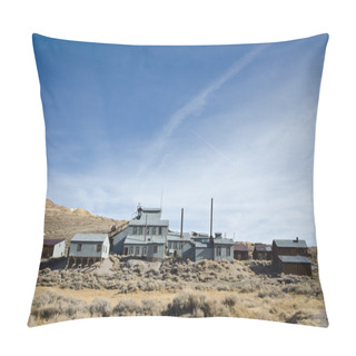 Personality  Gold Mine In Ghost Town Pillow Covers