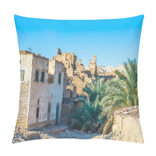 Personality  Dakhla Oasis, Western Desert, Egypt Pillow Covers