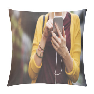 Personality  Young Woman With Mobile Phone Pillow Covers