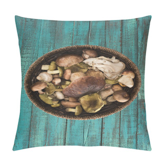 Personality  Wicker Plate With Different Mushrooms Pillow Covers