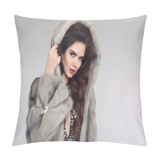 Personality Fashion Woman In Mink Fur Coat, Lady Portrait. Fashionable Studi Pillow Covers
