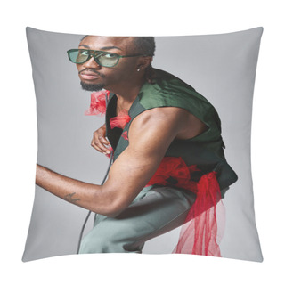 Personality  Handsome African American Man With Trendy Sunglasses Posing In Motion And Looking At Camera Pillow Covers