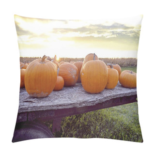Personality  Fall Pumpkins On A Hayride Wagon Pillow Covers