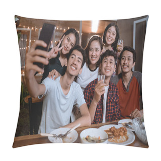 Personality  Asian Bestfriend Group Take Selfie With Smartphone While Having Garden Party Pillow Covers
