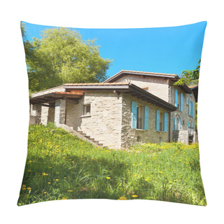 Personality  Country House In The Wood Pillow Covers