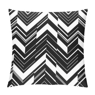 Personality  Pattern In Zigzag - Black And White Pillow Covers