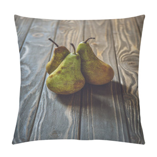 Personality  Close-up Shot Of Bunch Of Fresh Pears On Rustic Wooden Table Pillow Covers