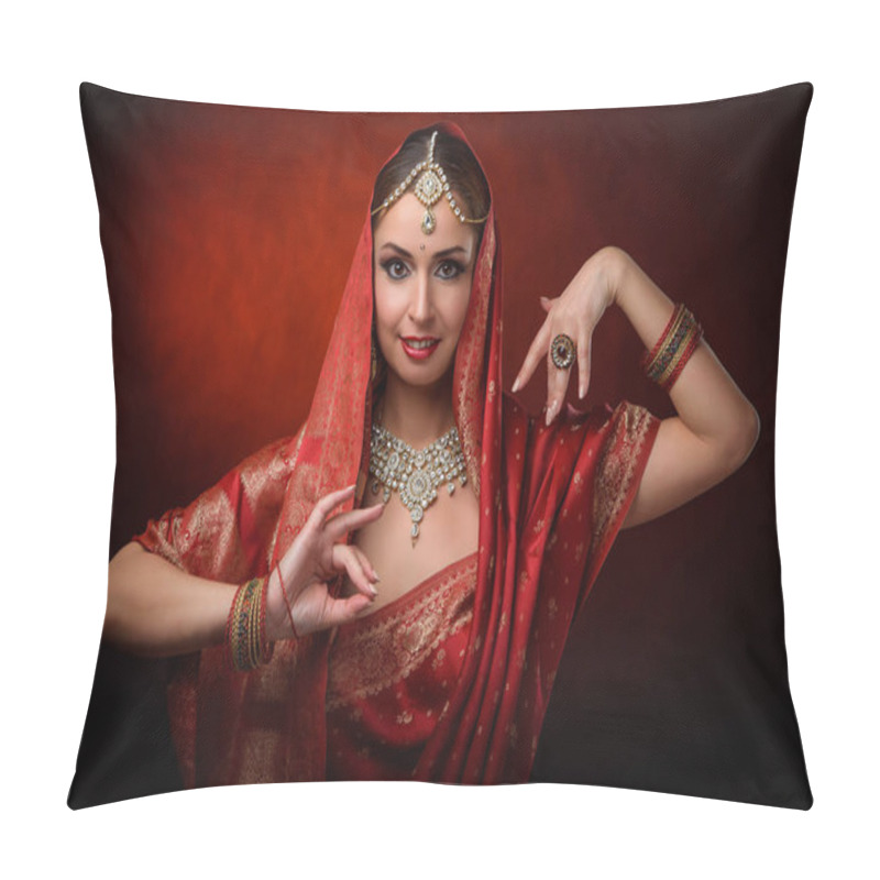 Personality  Portrait Of Beautiful Indian Girl . Young Hindu Woman Model Kundan Jewelry . Traditional Costume Pillow Covers