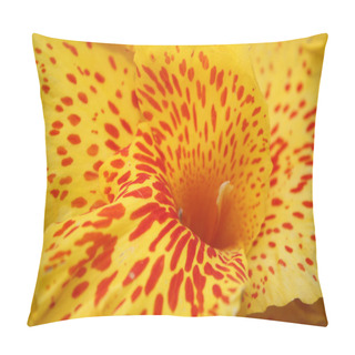 Personality  Yellow Flower Background Pillow Covers