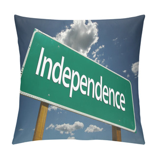 Personality  Independence Green Road Sign Pillow Covers