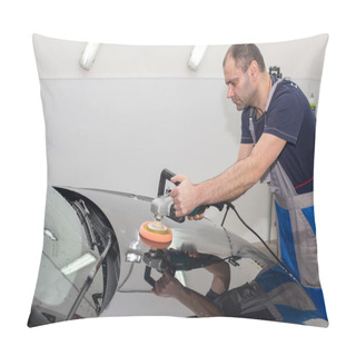 Personality  A Man Polishes A Black Car With A Polishing Machine Pillow Covers