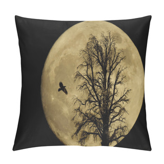 Personality  Raven And Tree Silhouetted By A Full Moon Pillow Covers