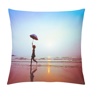 Personality  Running Woman With Umbrella Pillow Covers
