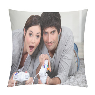 Personality  Couple Playing A Video Game Pillow Covers