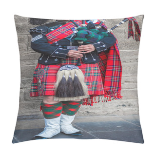 Personality  Scottish Bagpiper Playing Pillow Covers