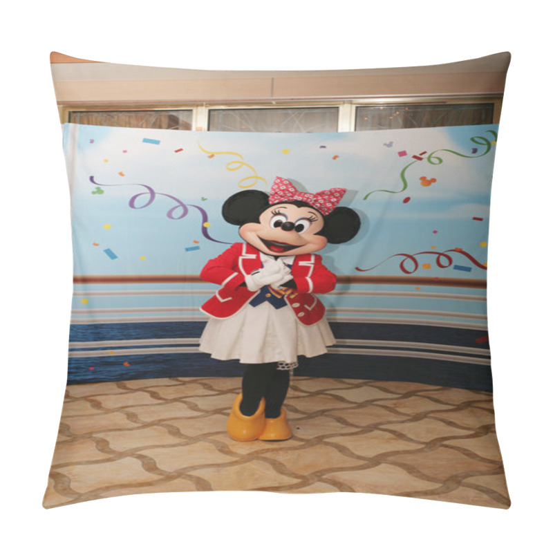 Personality  ORLANDO - FEB 3: Minnie Mouse appears for the departing of the pillow covers