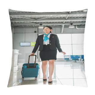 Personality  Smiling African American Stewardess Walking With Suitcase In Airport Pillow Covers