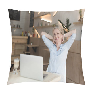Personality  Smiling Woman With Laptop Pillow Covers