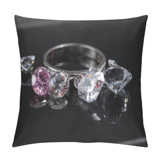 Personality  Macro Shoots Of A Group Of Gold Wedding Ring And Diamonds That Has Different Shapes, Heart, Round, Pear, Asscher, Oval, Princess, Isolated Background Pillow Covers