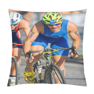 Personality  Kristian Blummenfelt From Norway At The Men's ITU World Triathlo Pillow Covers