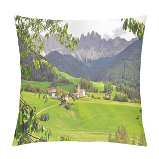 Personality  Amazing Landscape In Italian Alps Pillow Covers