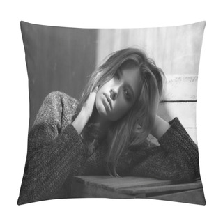 Personality  Glamour Portrait Of Beautiful Woman Model With Fresh Daily Makeup And Funny Wavy Hairstyle. Pillow Covers