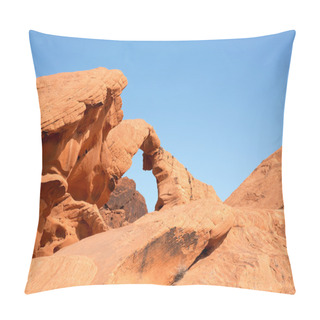 Personality  Stone Arch In The Valley Of Fire Pillow Covers