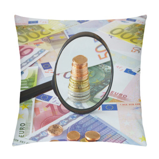 Personality  Coin Stack Behind Magnifying Glass Pillow Covers