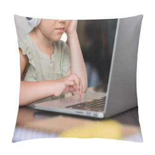 Personality  Little Girl With Headphones And Laptop Pillow Covers
