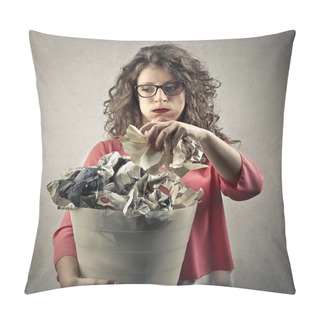 Personality  Throwing Paper Away Pillow Covers