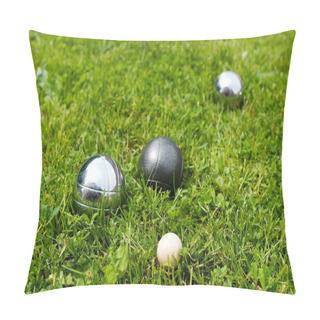 Personality  Golf Ball On Green Grass Pillow Covers