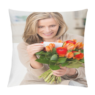 Personality  Excited Woman Reading The Note On A Bouquet Pillow Covers